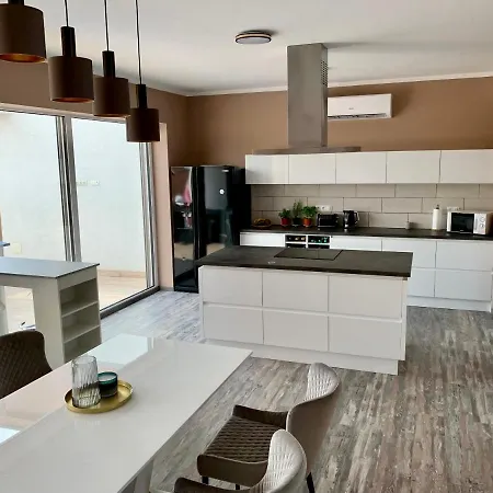 Finfera Villa *