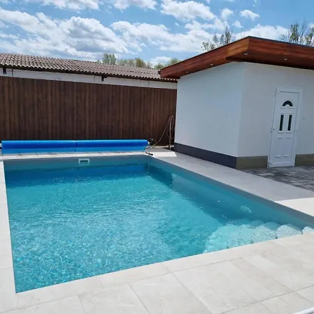 Finfera Villa Balatonboglar